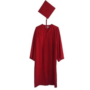 Graduation Gown and Cap with Removable/Exchangeable Grad Year